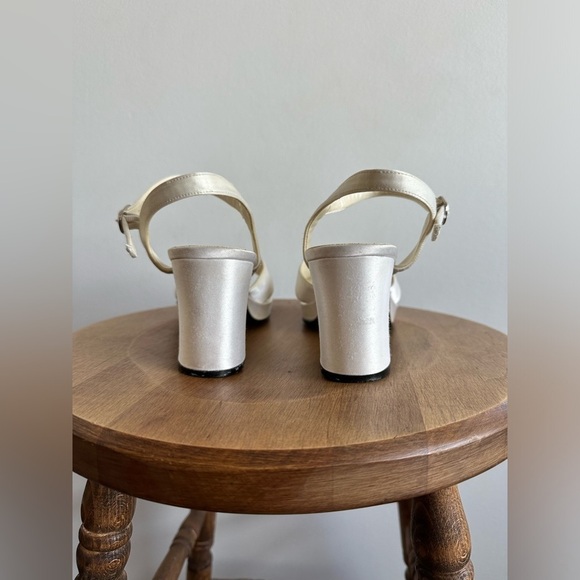 AbraCadabra Dyeable  Heels - Picture 4 of 8